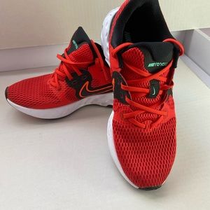 Nike Renew men’s sneaker, size 9.5 lightly used